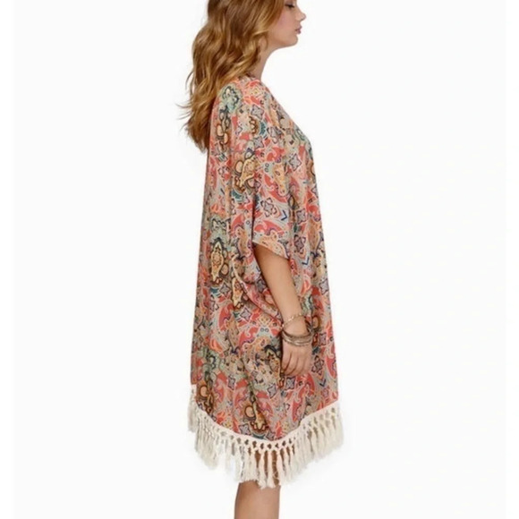 Tobi • Red Arms Wide Open Fringe Kimono - Picture 4 of 8